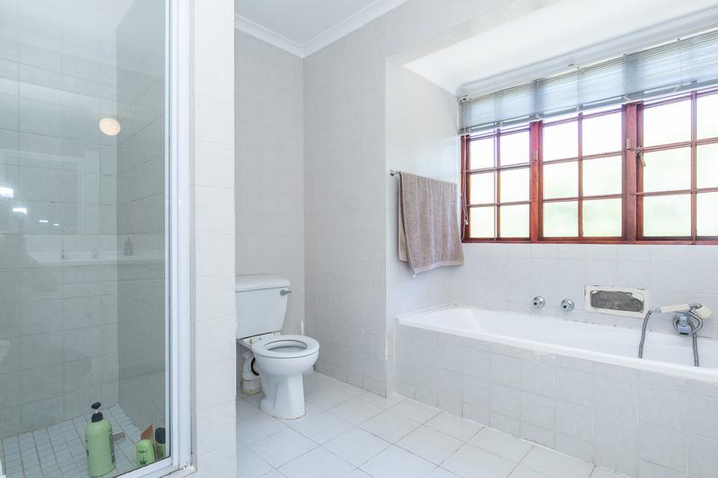 5 Bedroom Property for Sale in Constantia Western Cape